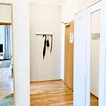 Am Puls Der Stadt - Ferienwohnung In Citynaehe! - \